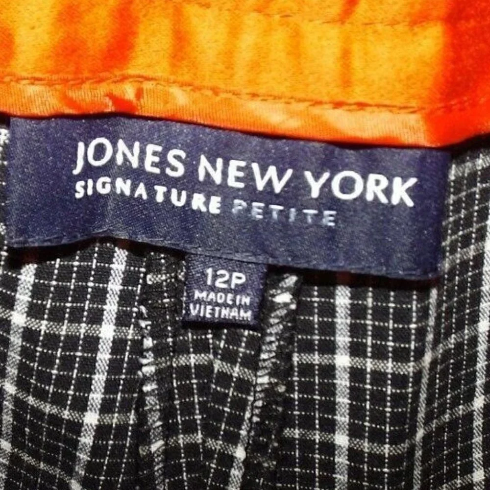 Jones NY Signature Petite 12P black window pane check skort side zip